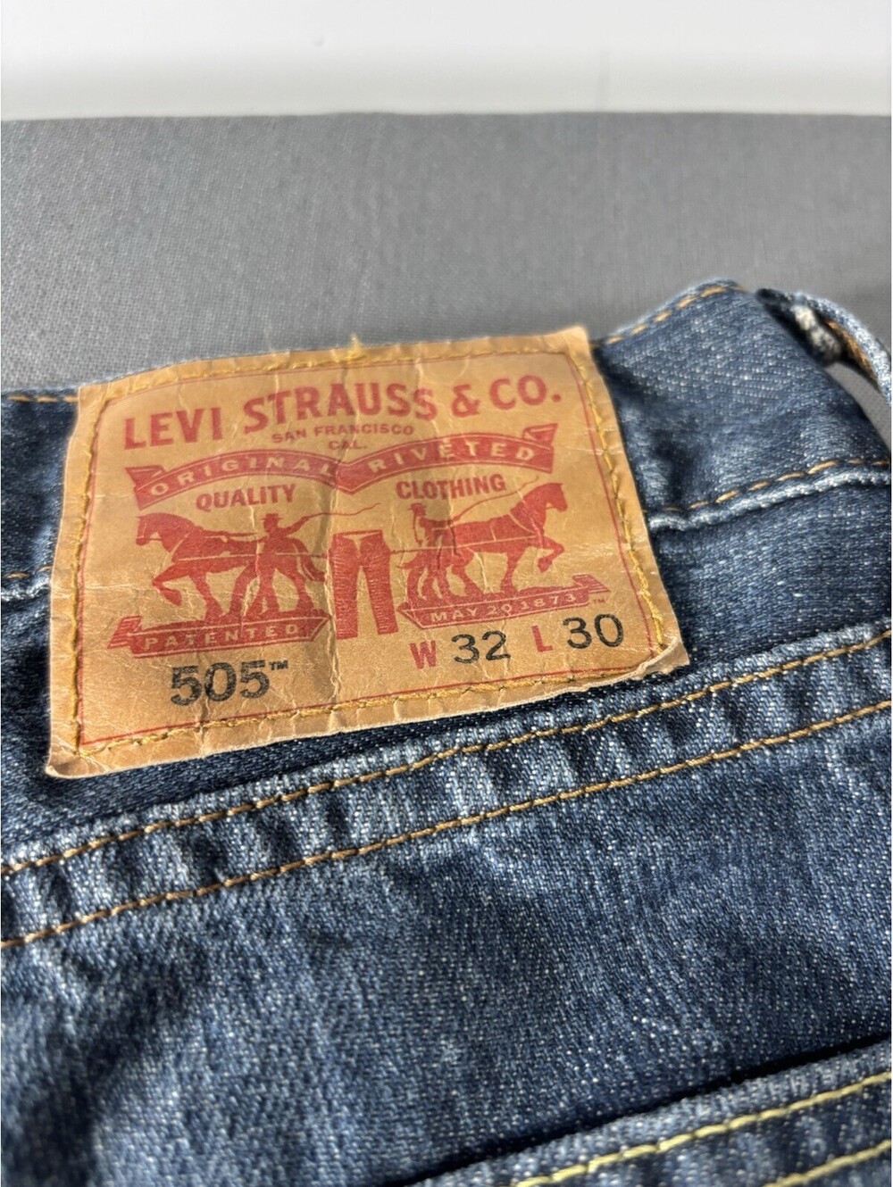 Levis 505 Jeans Mens 32x30 Blue Regular Straight American Workwear Medium Denim - Picture 11 of 15